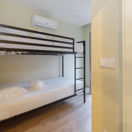 Urban Tales Апартаменты Барселуш